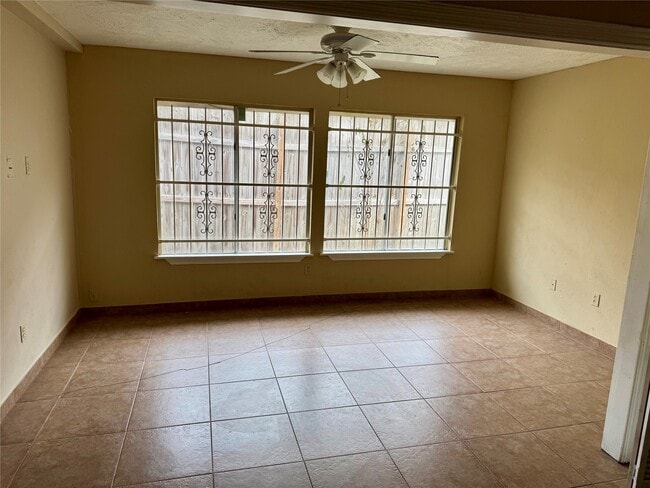 Building Photo - 6218 Ladera Dr