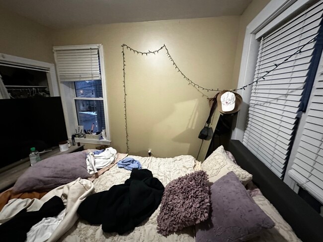 Building Photo - 17 Highgate St