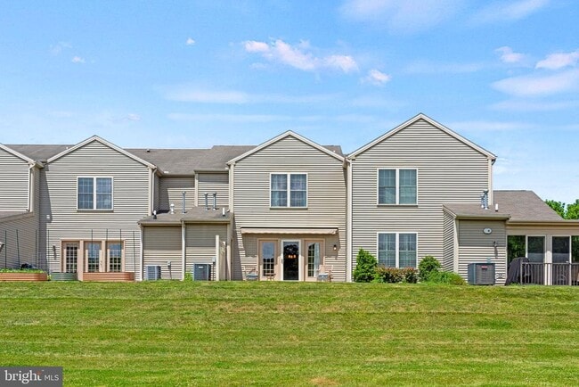 Building Photo - 2080 Deer Run Dr