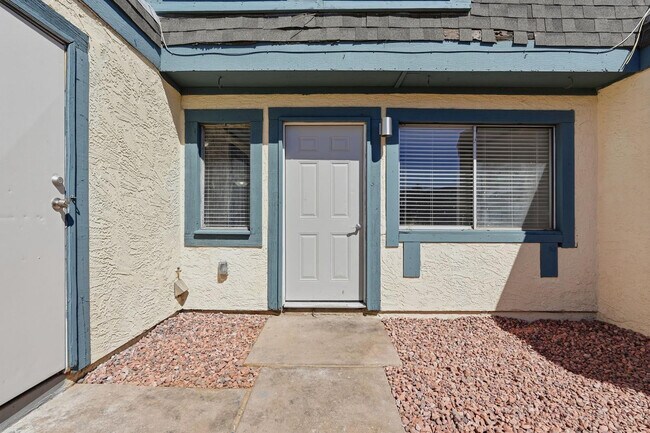 Building Photo - 8053 N 32nd Dr