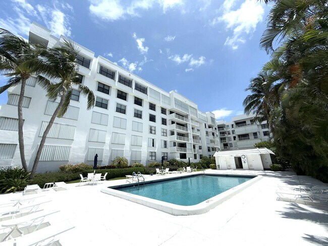 Building Photo - 2860 S Ocean Blvd
