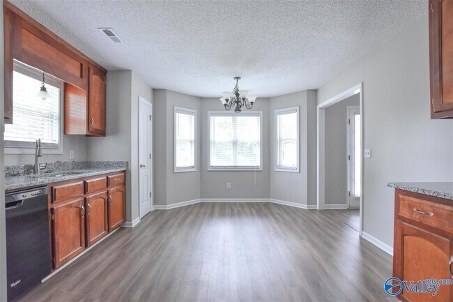 Building Photo - 136 Populus Dr