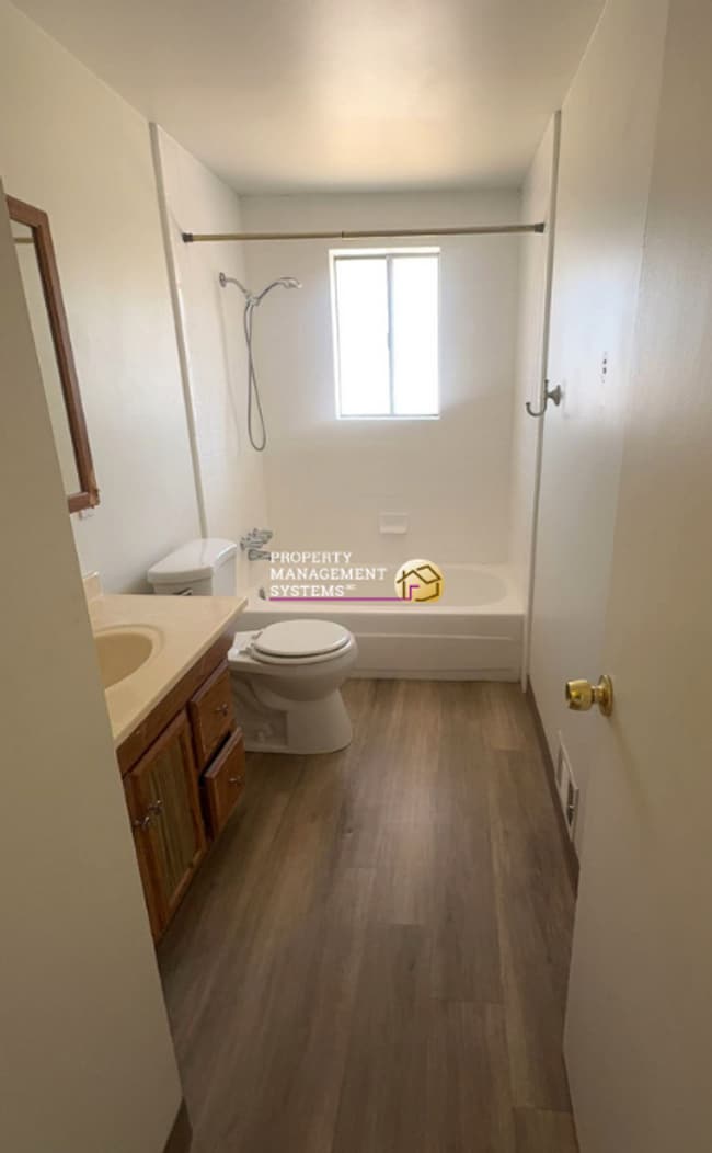 Building Photo - 824-826 E White Maple Way (3700 S)