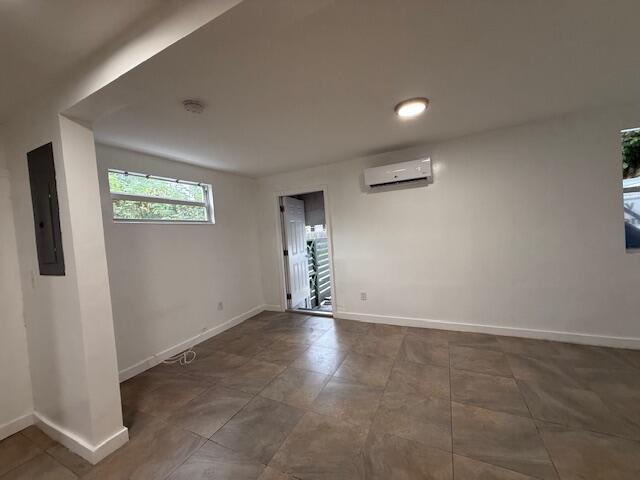 Building Photo - 919 2nd St