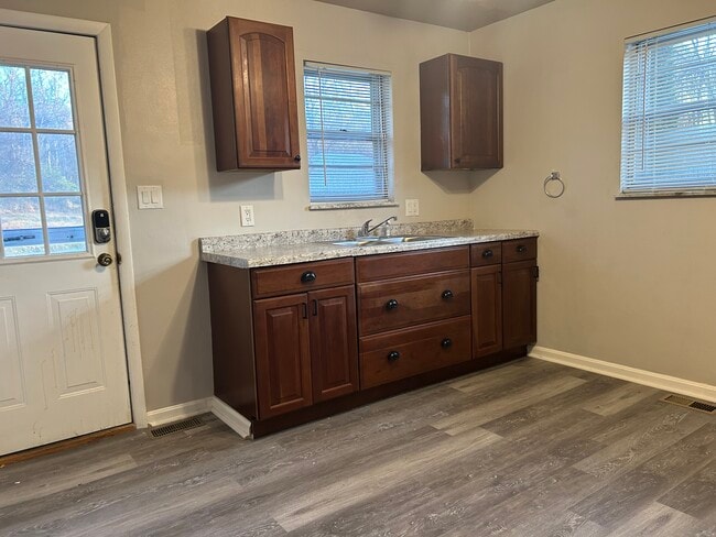 Building Photo - 4090 Old Vincennes Rd