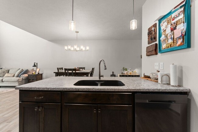 Building Photo - 4500 E Whisper Ridge Pl
