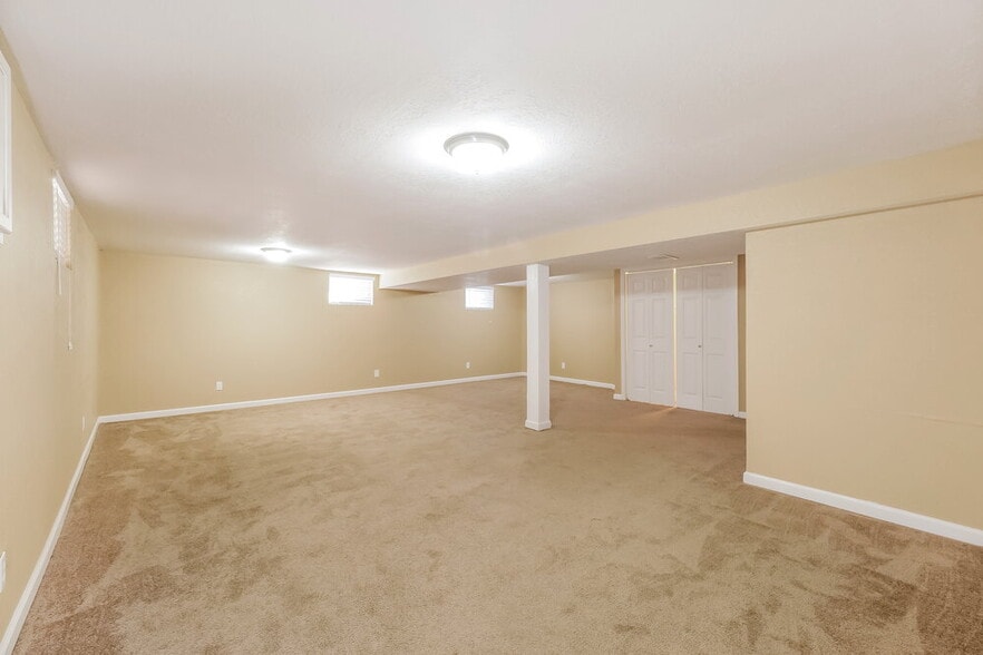 Building Photo - 7502 E 132 Terrace