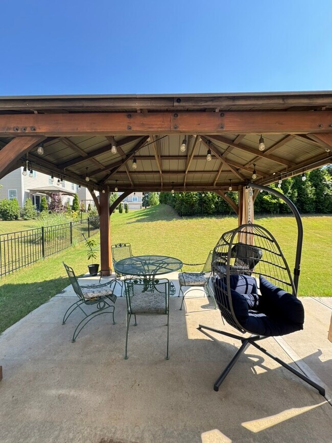 Building Photo - 11215 Streamwood Ln NW