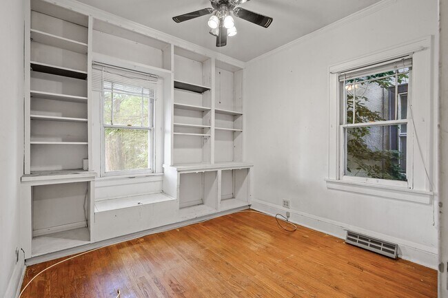 Building Photo - MUST SEE 5BD/2BA House close to U of M! Avail. 9/1/26!