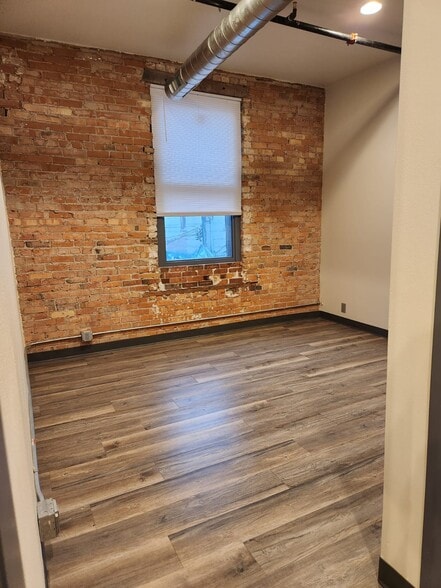 Building Photo - 618 Saint Joseph St