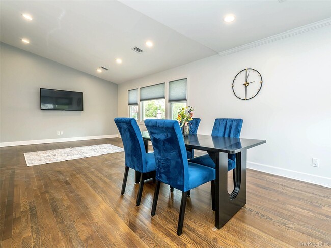 Building Photo - 1 Milford Ln