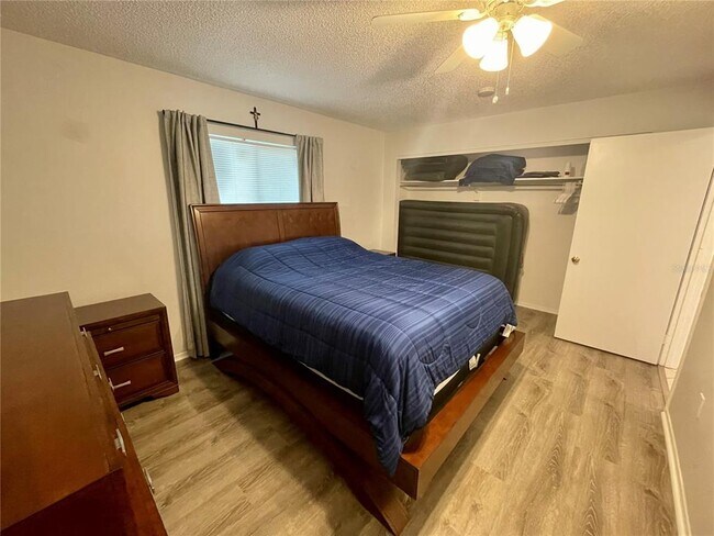 Building Photo - 2101 Utica Dr