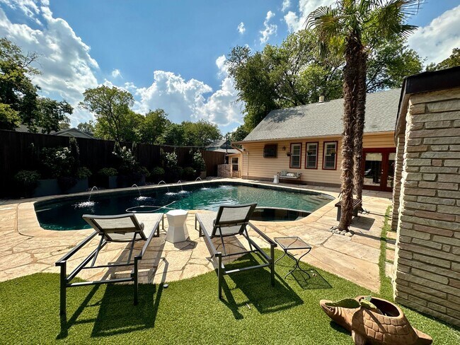 Building Photo - Wonderful newly updated home for rent in t...