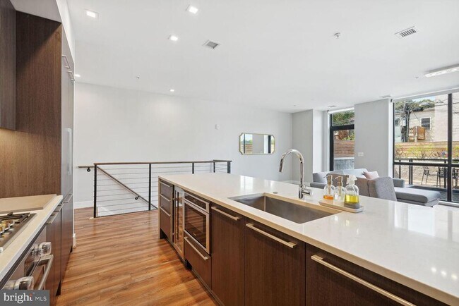 Building Photo - 1628 11th St NW