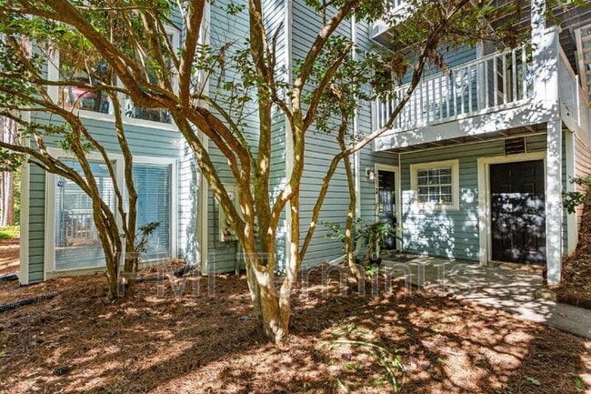 Building Photo - 2721 St Augustine Trail SE