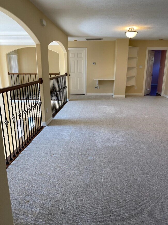 Building Photo - 11815 Canyon Mills Dr