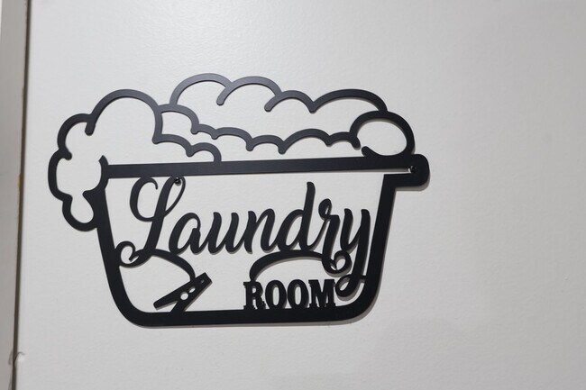 Building Photo - Tower Grove Gem