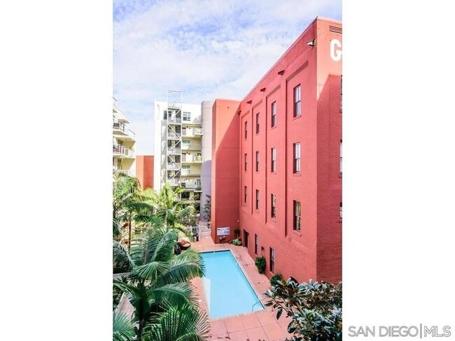 Building Photo - 1431 Pacific Hwy