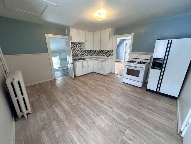 Building Photo - 443 Quimby St NE