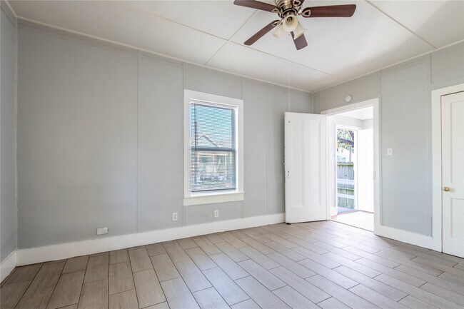 Building Photo - 1509 J H Clouser St