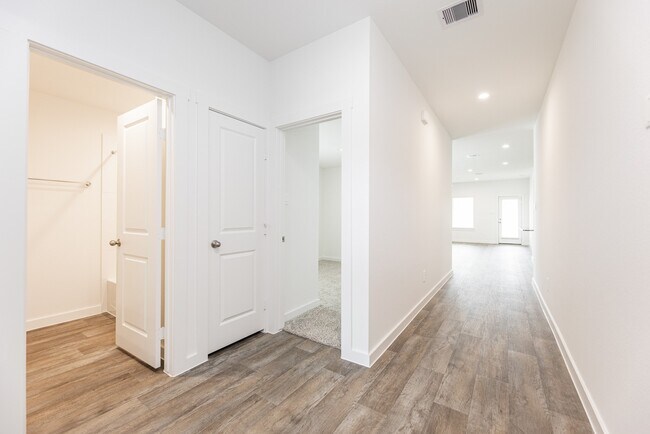 Building Photo - 1711 Porto Rosso Dr