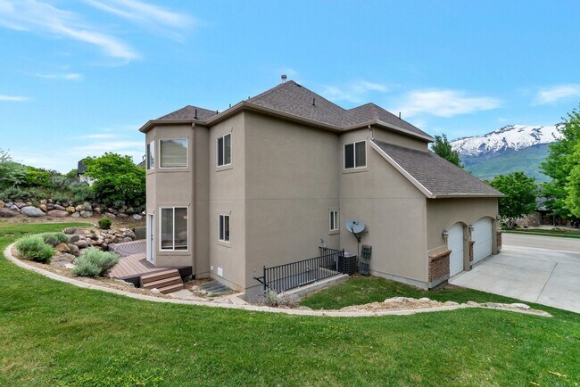 Building Photo - Jewel up in Alpine