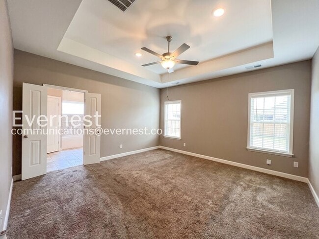 Building Photo - 5670 Matthew Dr