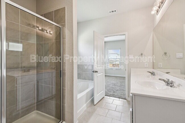 Building Photo - 4712 Paluxy Trl
