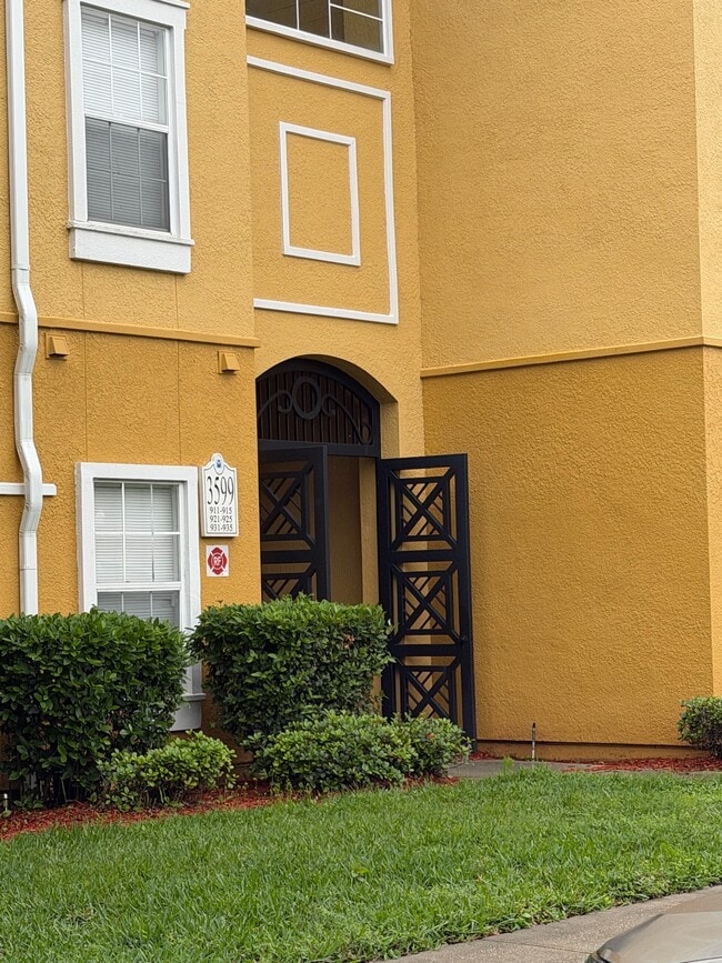 Building Photo - 3599 Conroy Rd