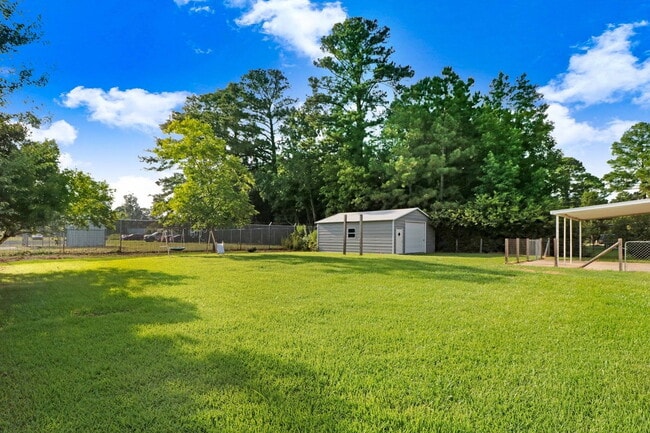 Building Photo - RENOVATED 2 BR, 1.5 BA W/ DETACHED GARAGE/ STORAGE - PIKEVILLE SCHOOLS