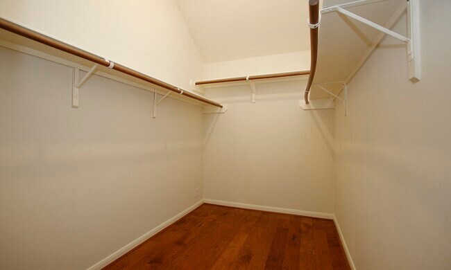 Building Photo - 15938 Cottage Ivy Cir