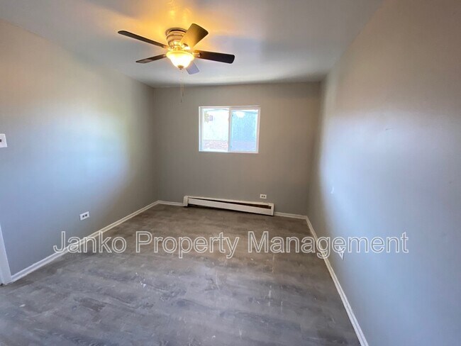 Primary Photo - 3040 Chicago Rd