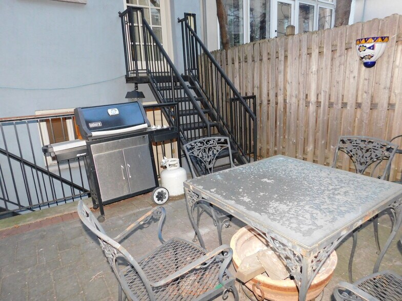 Building Photo - 1113 Bloomfield St