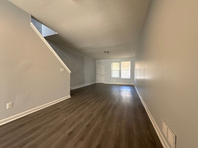 Building Photo - Beautiful Three - Bedroom Home In Baltimore