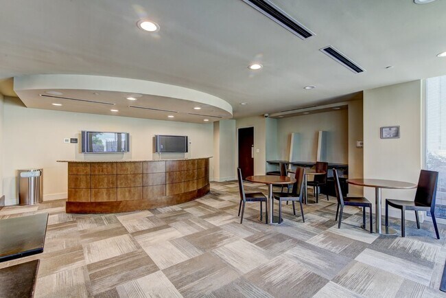 Building Photo - High-rise Luxury 1 Bedroom Buckhead Condo,...