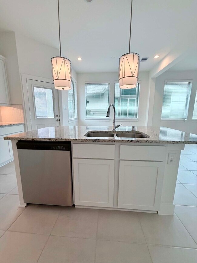 Building Photo - 1539 Crystal Stream Dr