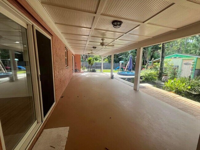 Building Photo - 115 36th Ct