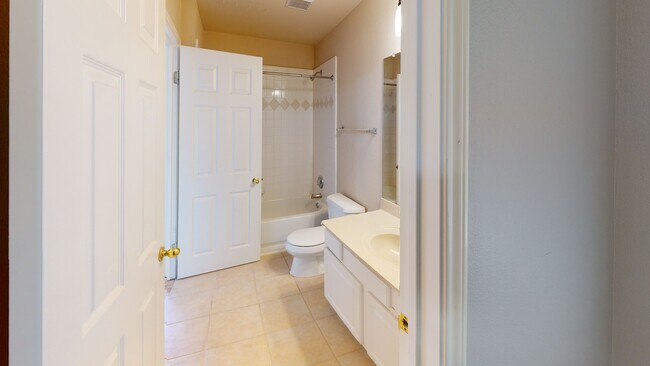 Building Photo - 15224 Calaveras Dr