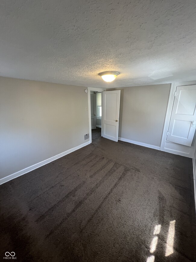 Building Photo - 329 W 41st St