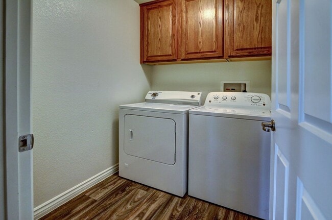 Building Photo - 7226 Regent Pond St