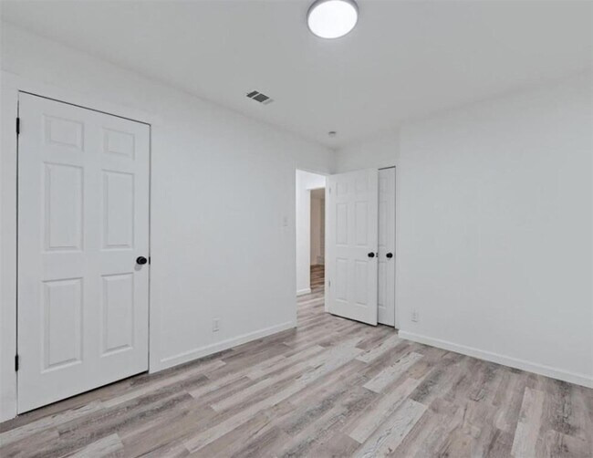 Building Photo - 2303 Cedrick Cove