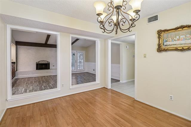 Building Photo - 2622 Briar Hill Dr