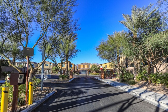 Building Photo - Beautiful North Las Vegas Pool Home With 1...