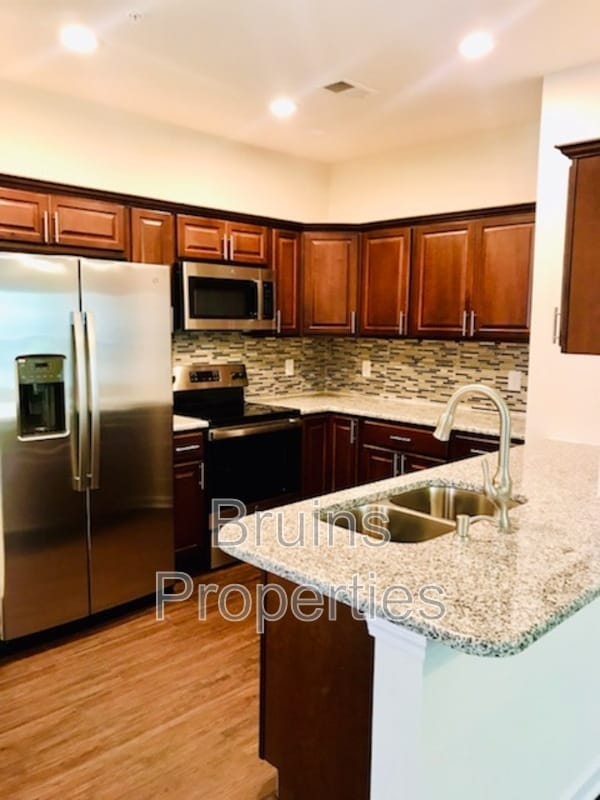 Building Photo - 2606 Pennoak Way