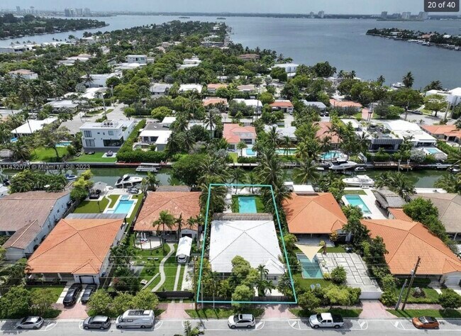 Building Photo - 7960 Hawthorne Ave