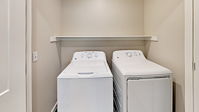 Building Photo - 3 Bedroom 2 Bath Duplex Near Tinker AFB