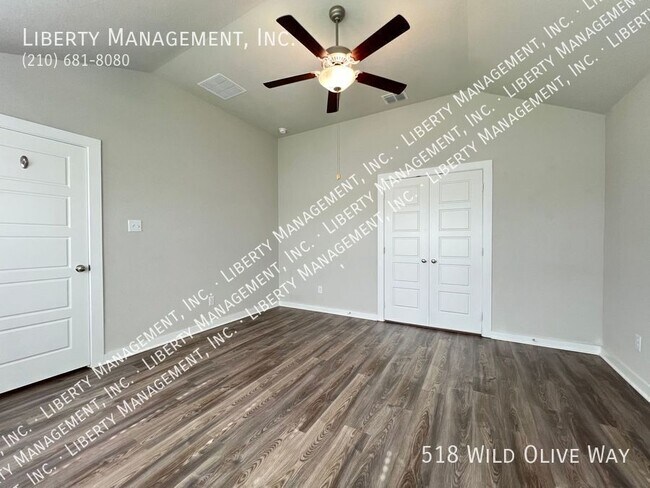 Building Photo - 518 Wild Olive Wy