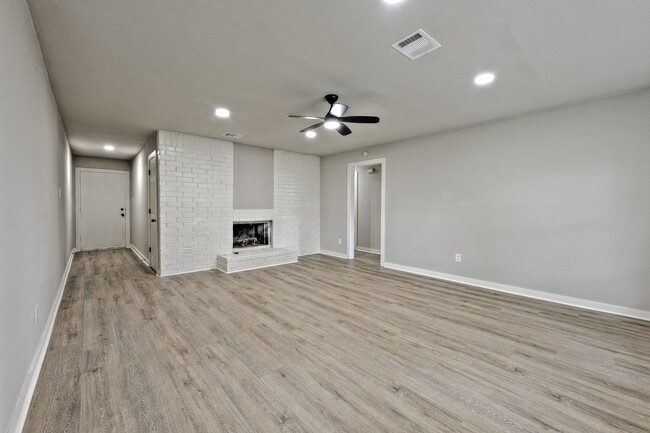 Building Photo - 4926 Adonis Dr