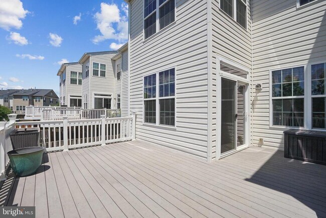 Building Photo - 41685 St Albans Terrace