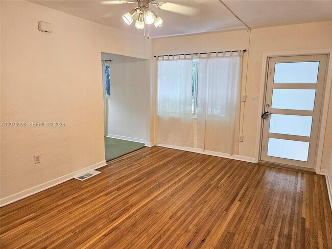 Building Photo - 6624 SW 78th Terrace